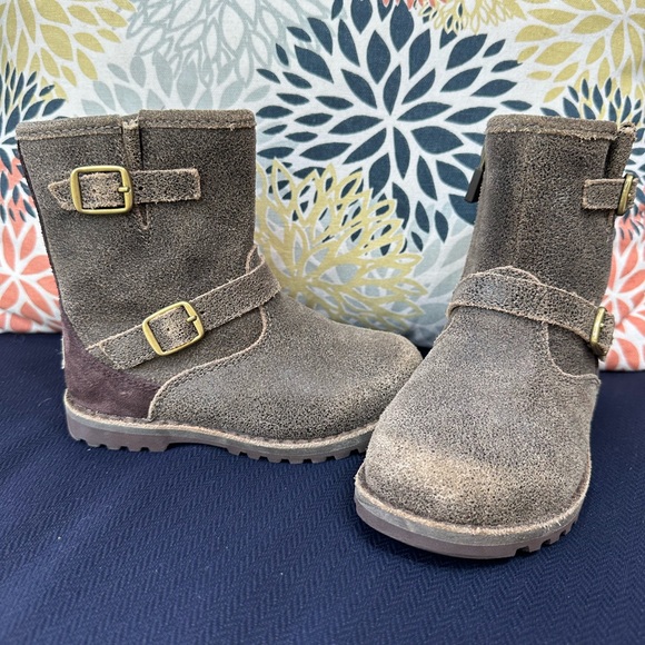 Girls UGG size 8 boots - Picture 3 of 13